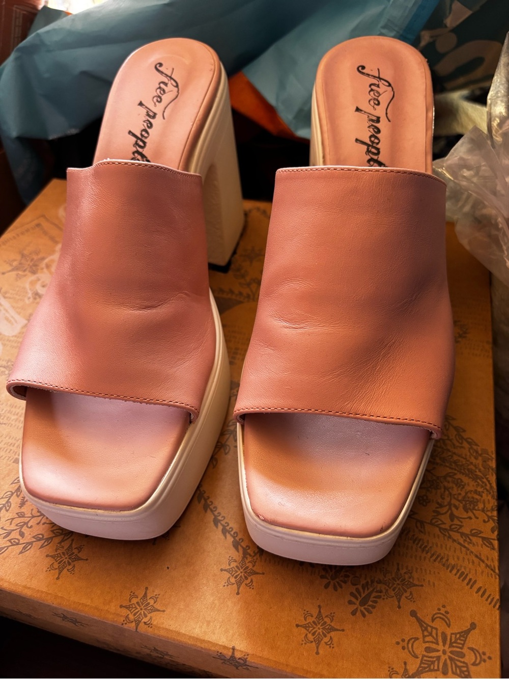 Free People Pink Cream Zoe Platform
Mule Heels EU size 40 US 9.5 NIB